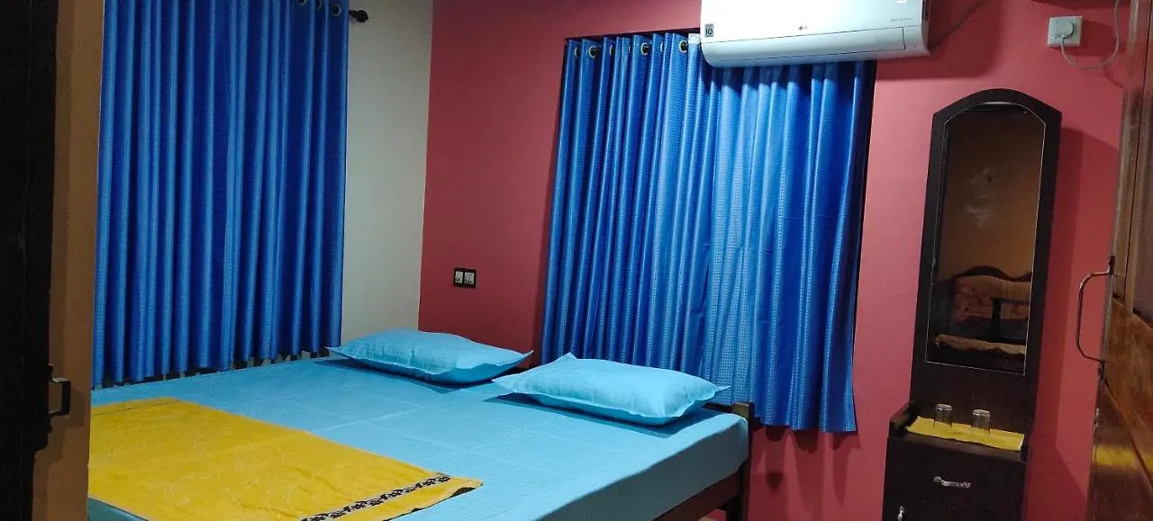 Ponmudi Dale. Homestay Kallar